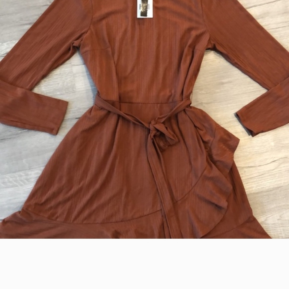 SPEECHLESS - Picture 2 of 5